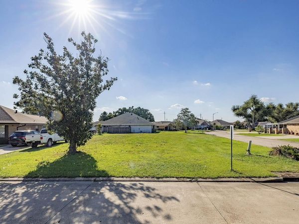 137 Presque Isle Drive, Houma, LA 70363