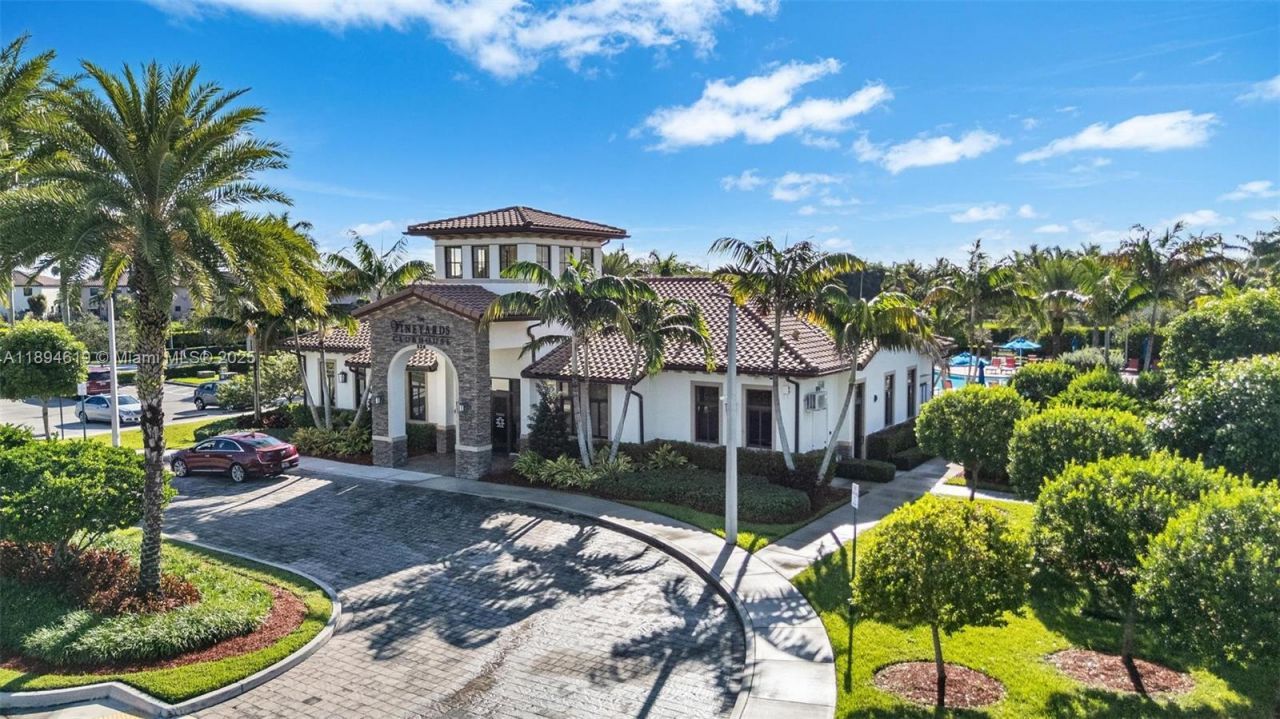 415 SE 34th Ter, Homestead, FL 33033 Photo