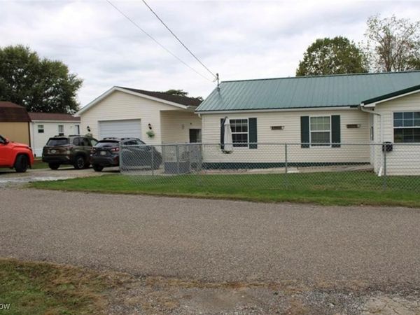 56 3rd Street, Rayland, OH 43943