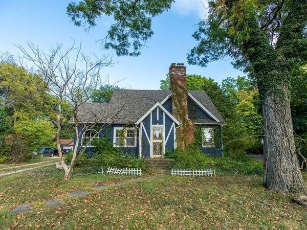 813 S Maguire Street, Warrensburg, MO 64093