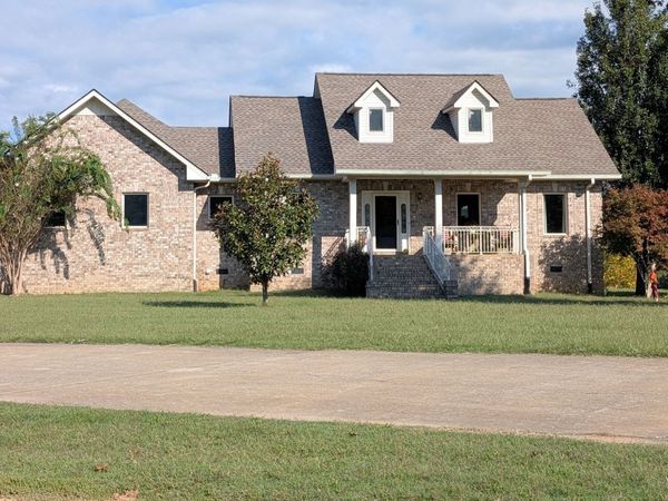 346 Angler Ln, Ashland City, TN 37015