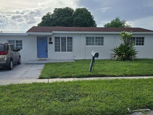 7160 W 10th Ave, Hialeah, FL 33014