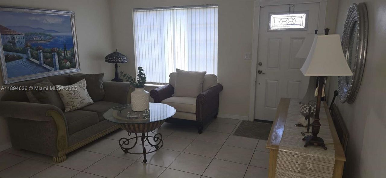 7160 W 10th Ave, Hialeah, FL 33014 Photo