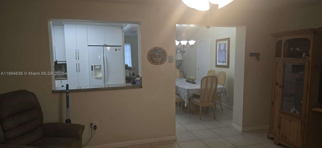 7160 W 10th Ave, Hialeah, FL 33014 Photo