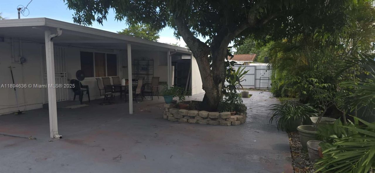 7160 W 10th Ave, Hialeah, FL 33014 Photo