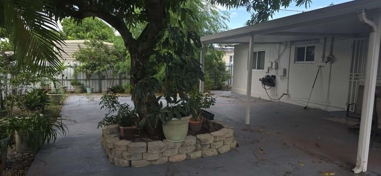 7160 W 10th Ave, Hialeah, FL 33014 Photo