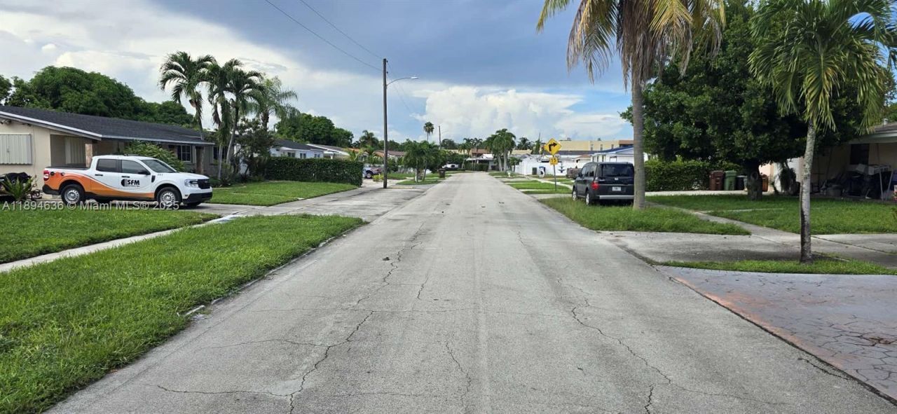 7160 W 10th Ave, Hialeah, FL 33014 Photo