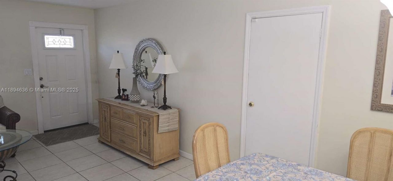 7160 W 10th Ave, Hialeah, FL 33014 Photo