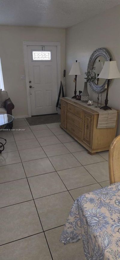 7160 W 10th Ave, Hialeah, FL 33014 Photo