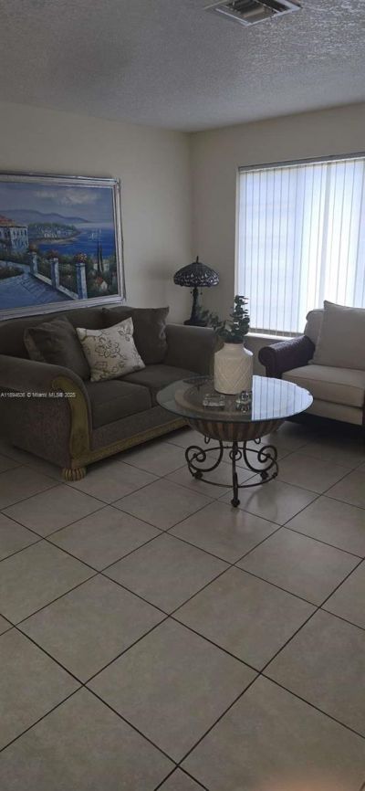 7160 W 10th Ave, Hialeah, FL 33014 Photo