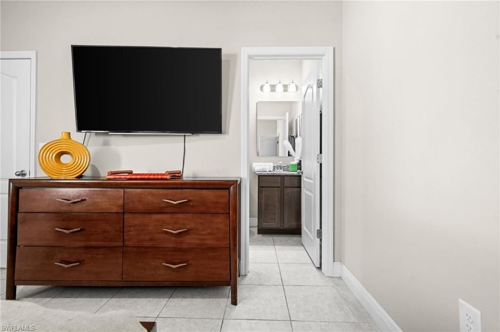 4317 SW 16th Pl, Cape Coral, FL 33914 Photo