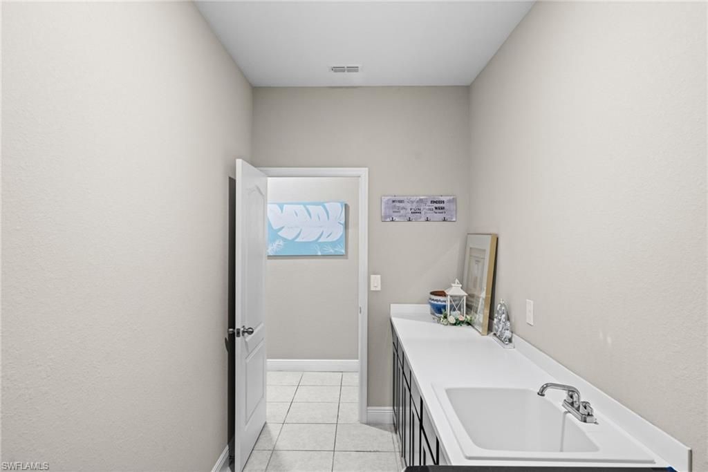 4317 SW 16th Pl, Cape Coral, FL 33914 Photo