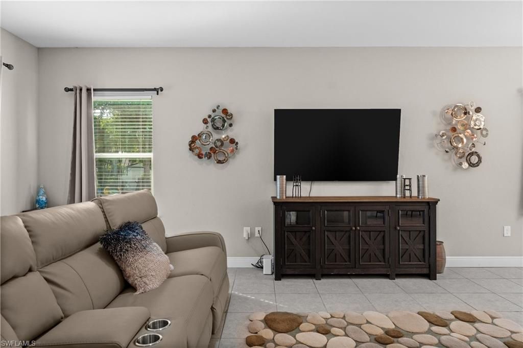 4317 SW 16th Pl, Cape Coral, FL 33914 Photo