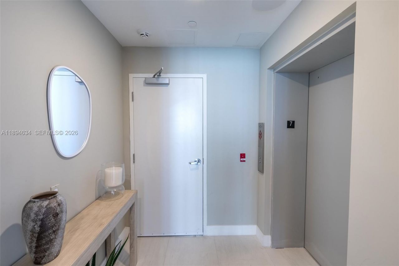 17550 Collins Ave, Unit 703, Sunny Isles Beach, FL 33160 Photo