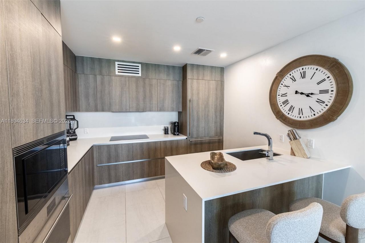 17550 Collins Ave, Unit 703, Sunny Isles Beach, FL 33160 Photo