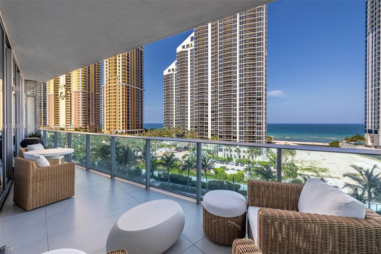 17550 Collins Ave, Unit 703, Sunny Isles Beach, FL 33160 Photo