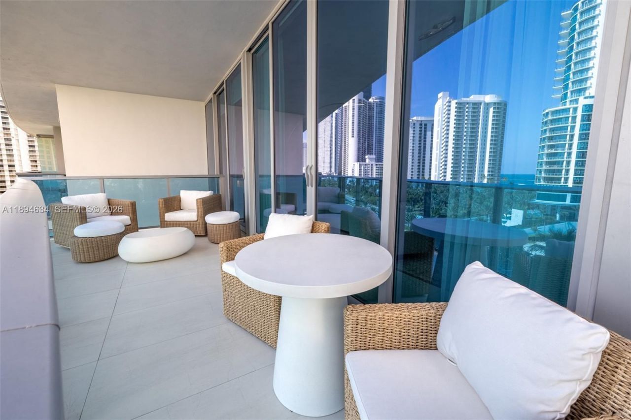 17550 Collins Ave, Unit 703, Sunny Isles Beach, FL 33160 Photo