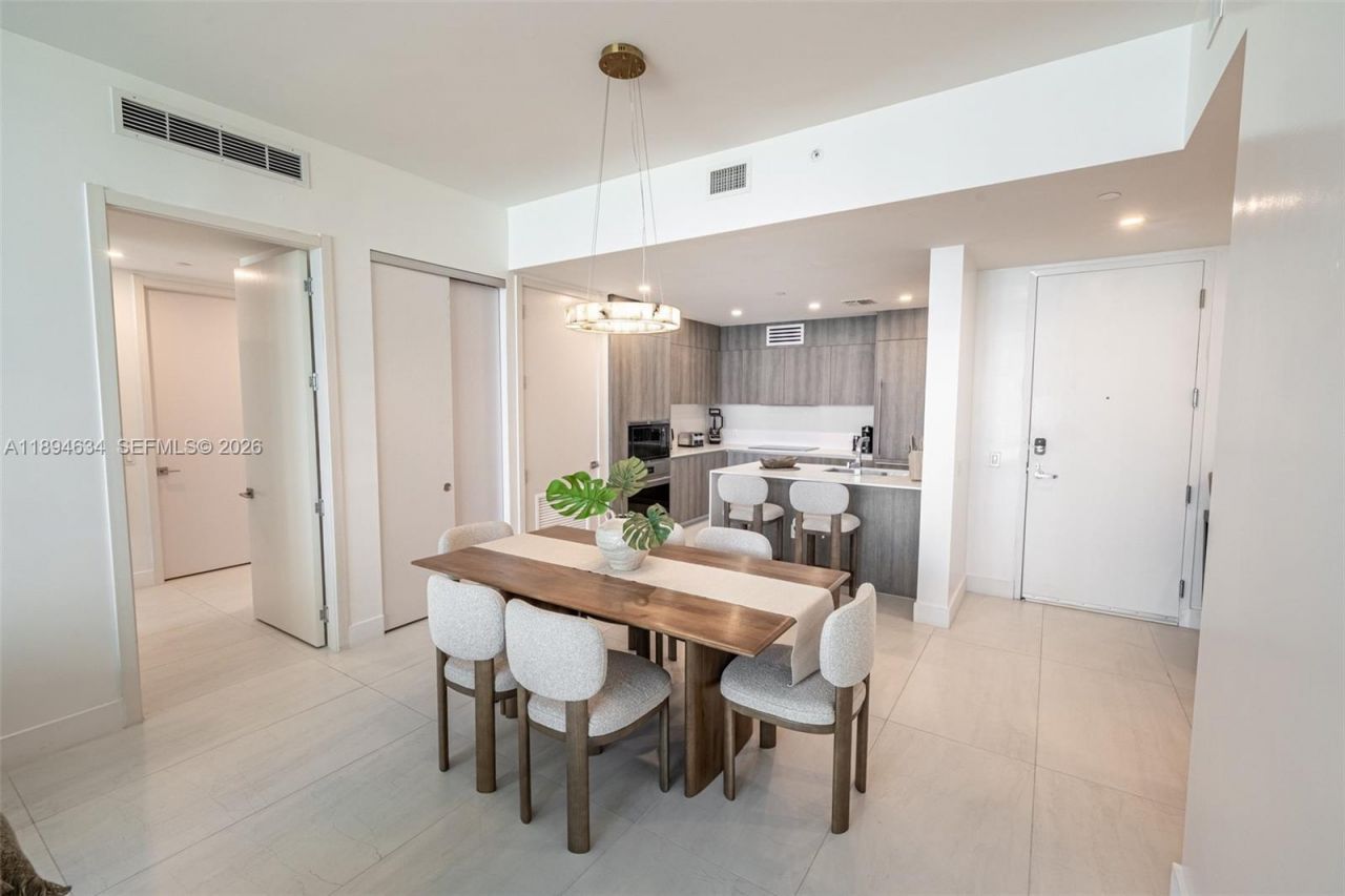 17550 Collins Ave, Unit 703, Sunny Isles Beach, FL 33160 Photo