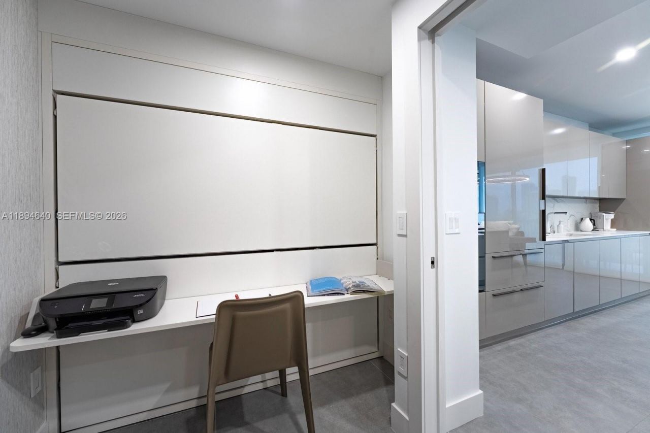 1000 Venetian Way, Unit 1006, Miami, FL 33139 Photo