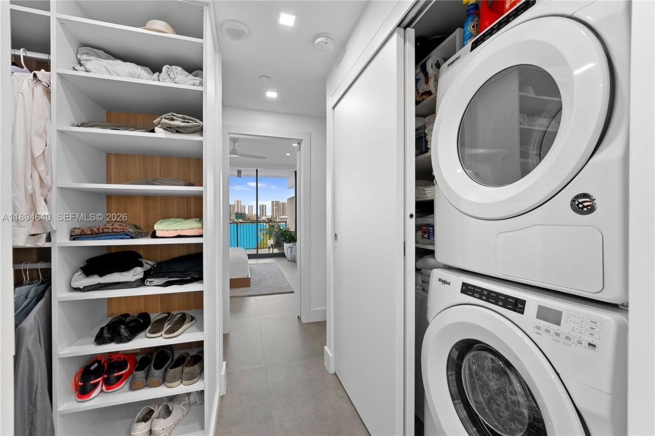 1000 Venetian Way, Unit 1006, Miami, FL 33139 Photo