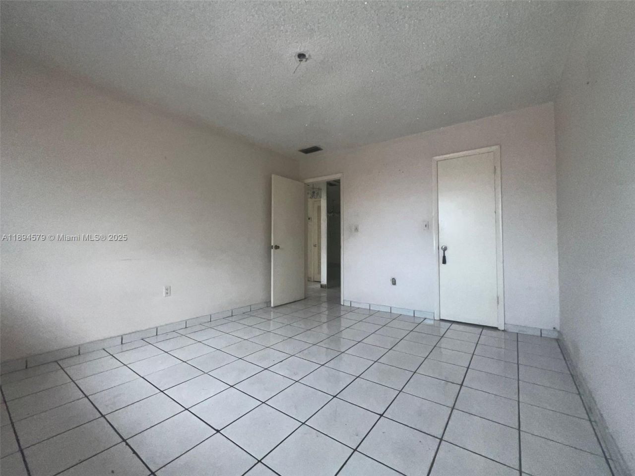 1250 W 26th Pl, Unit 208, Hialeah, FL 33010 Photo
