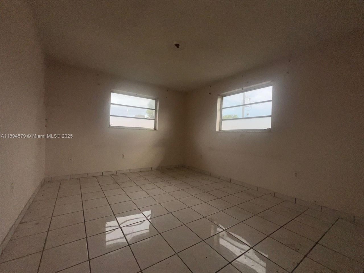 1250 W 26th Pl, Unit 208, Hialeah, FL 33010 Photo
