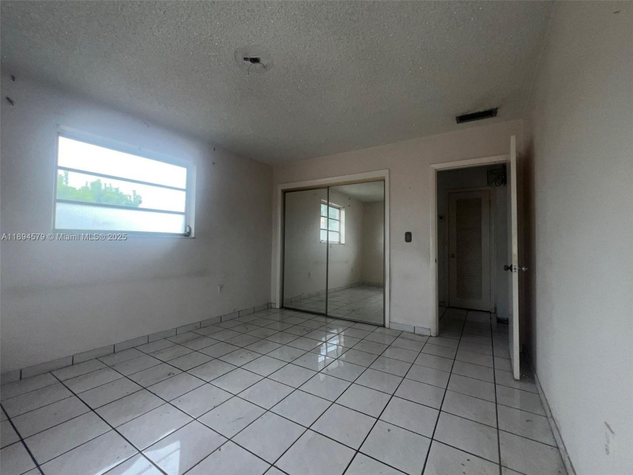 1250 W 26th Pl, Unit 208, Hialeah, FL 33010 Photo