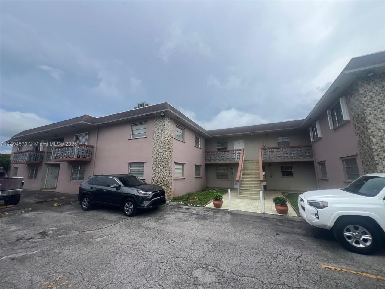 1250 W 26th Pl, Unit 208, Hialeah, FL 33010 Photo