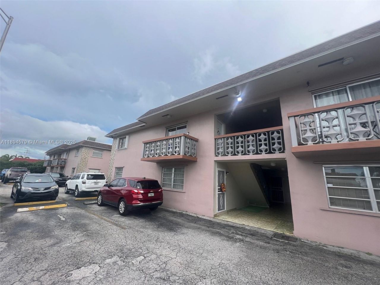 1250 W 26th Pl, Unit 208, Hialeah, FL 33010 Photo