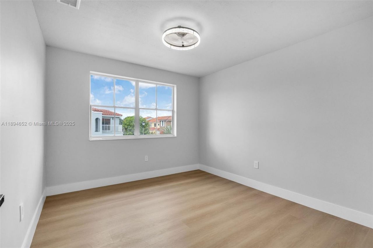 191 NW 85th Pl, Miami, FL 33126 Photo