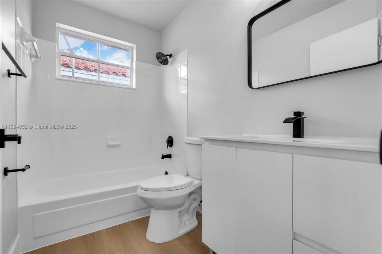 191 NW 85th Pl, Miami, FL 33126 Photo