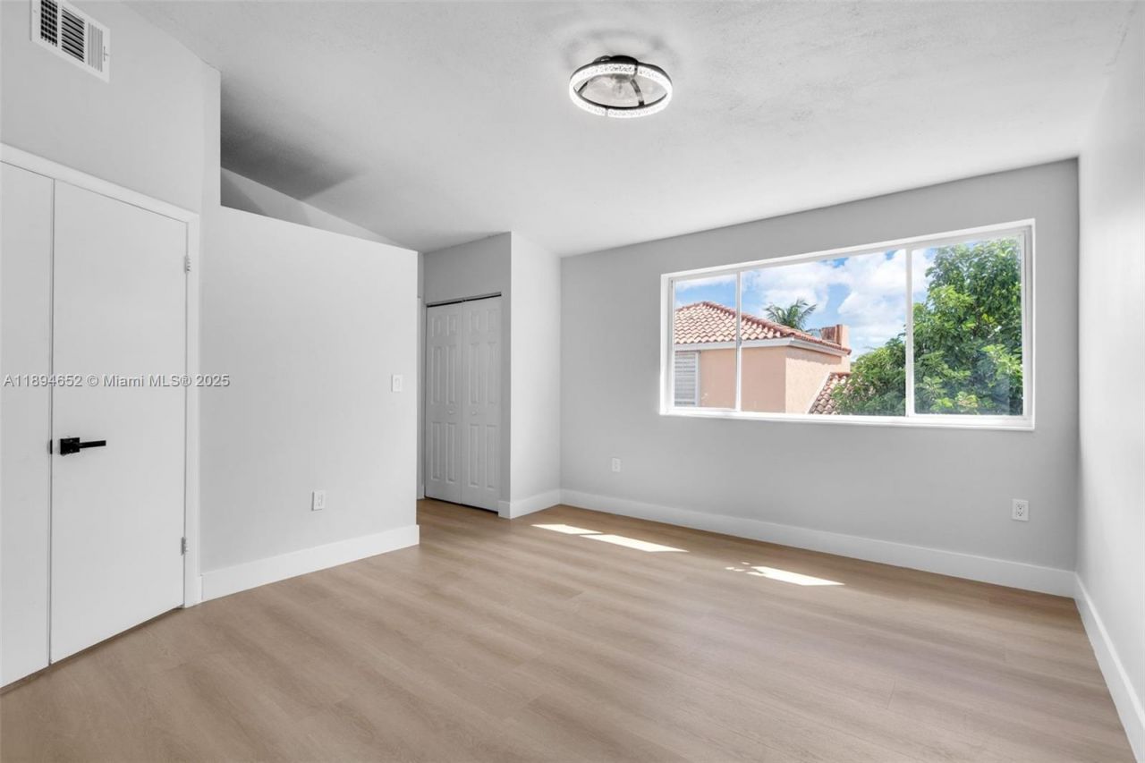 191 NW 85th Pl, Miami, FL 33126 Photo