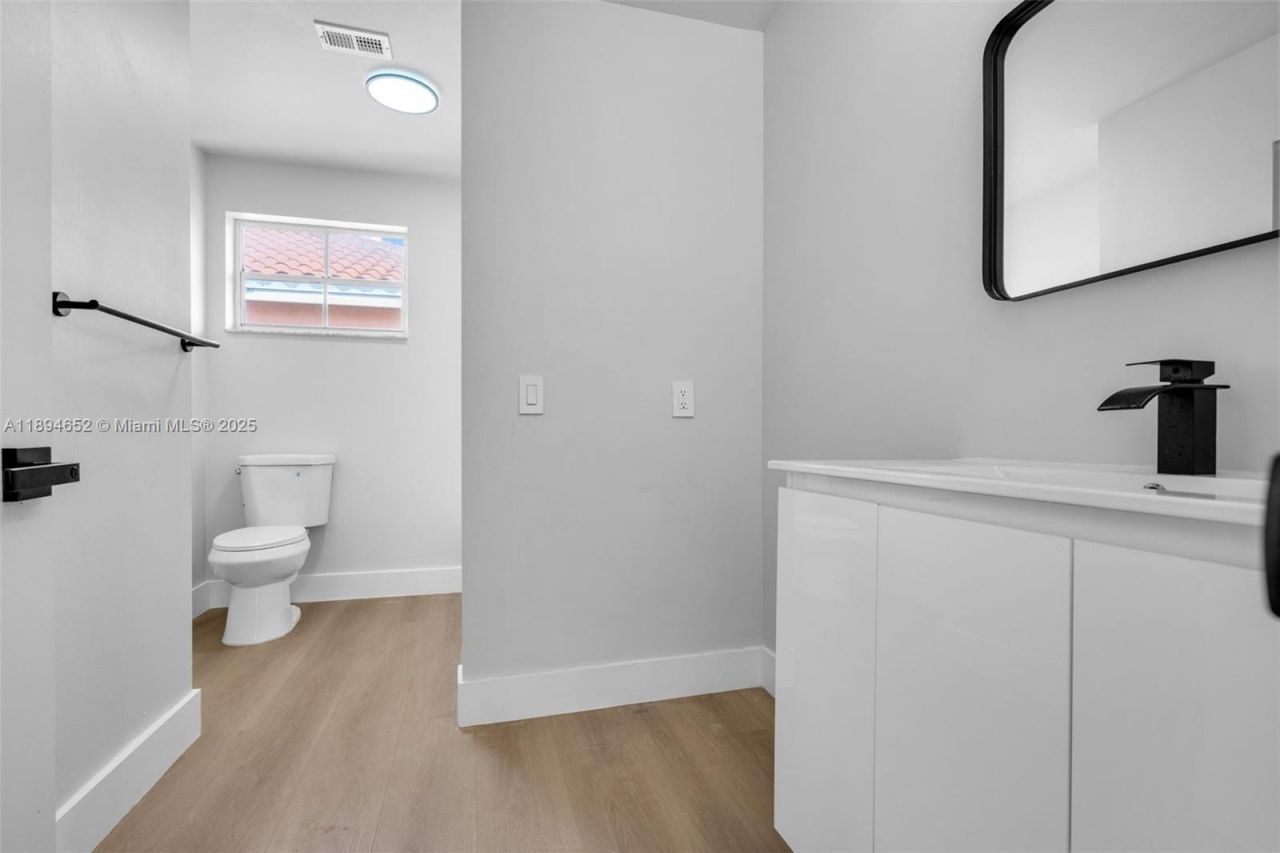 191 NW 85th Pl, Miami, FL 33126 Photo