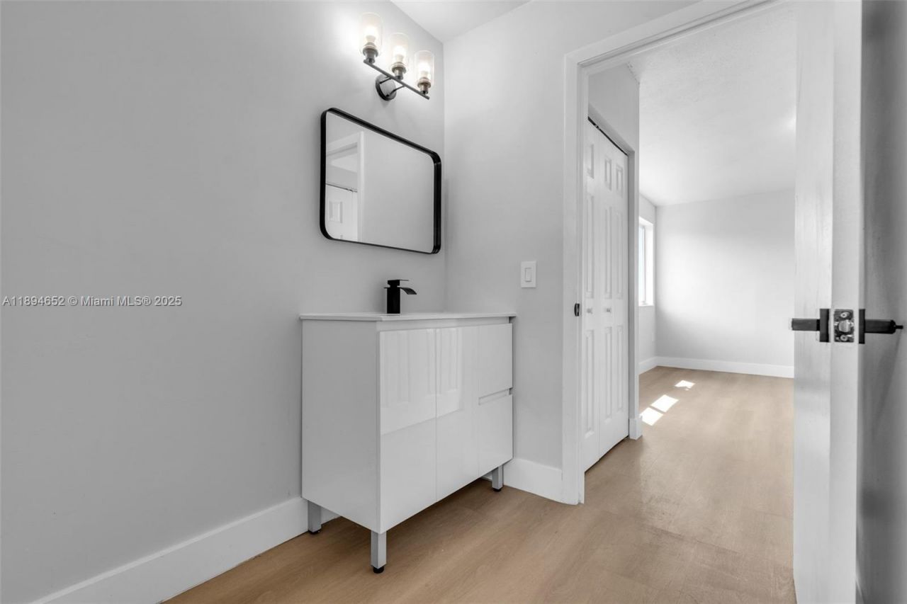 191 NW 85th Pl, Miami, FL 33126 Photo