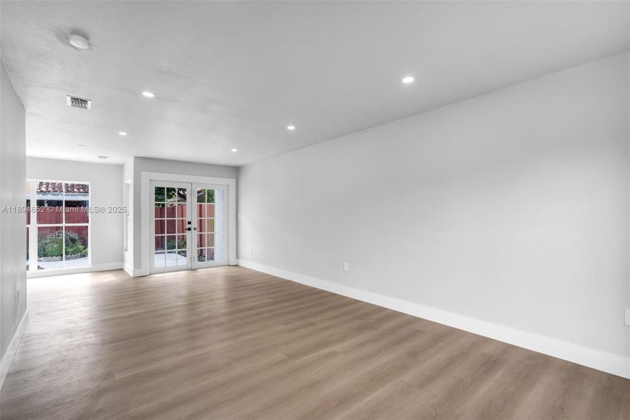 191 NW 85th Pl, Miami, FL 33126 Photo