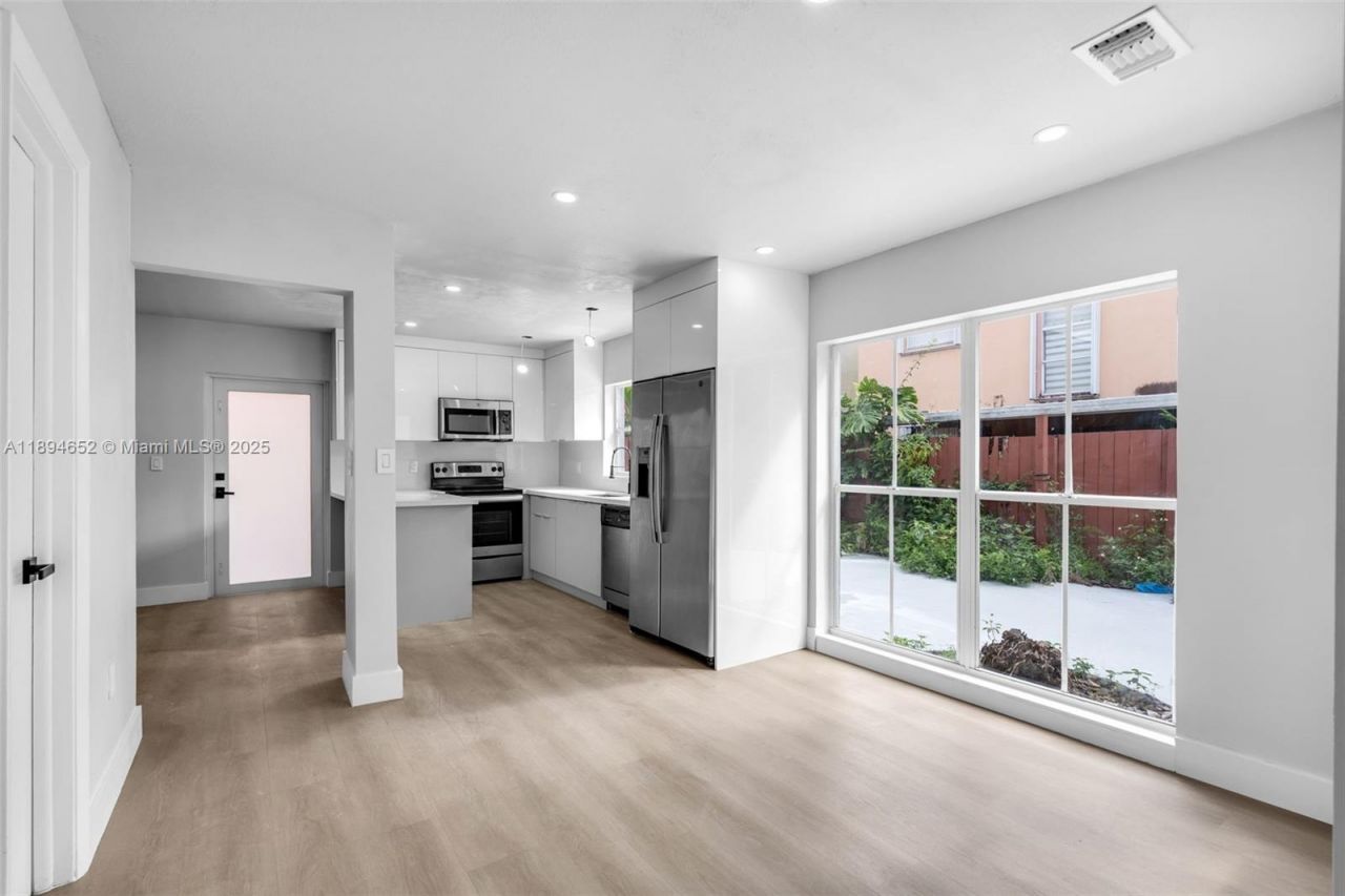 191 NW 85th Pl, Miami, FL 33126 Photo