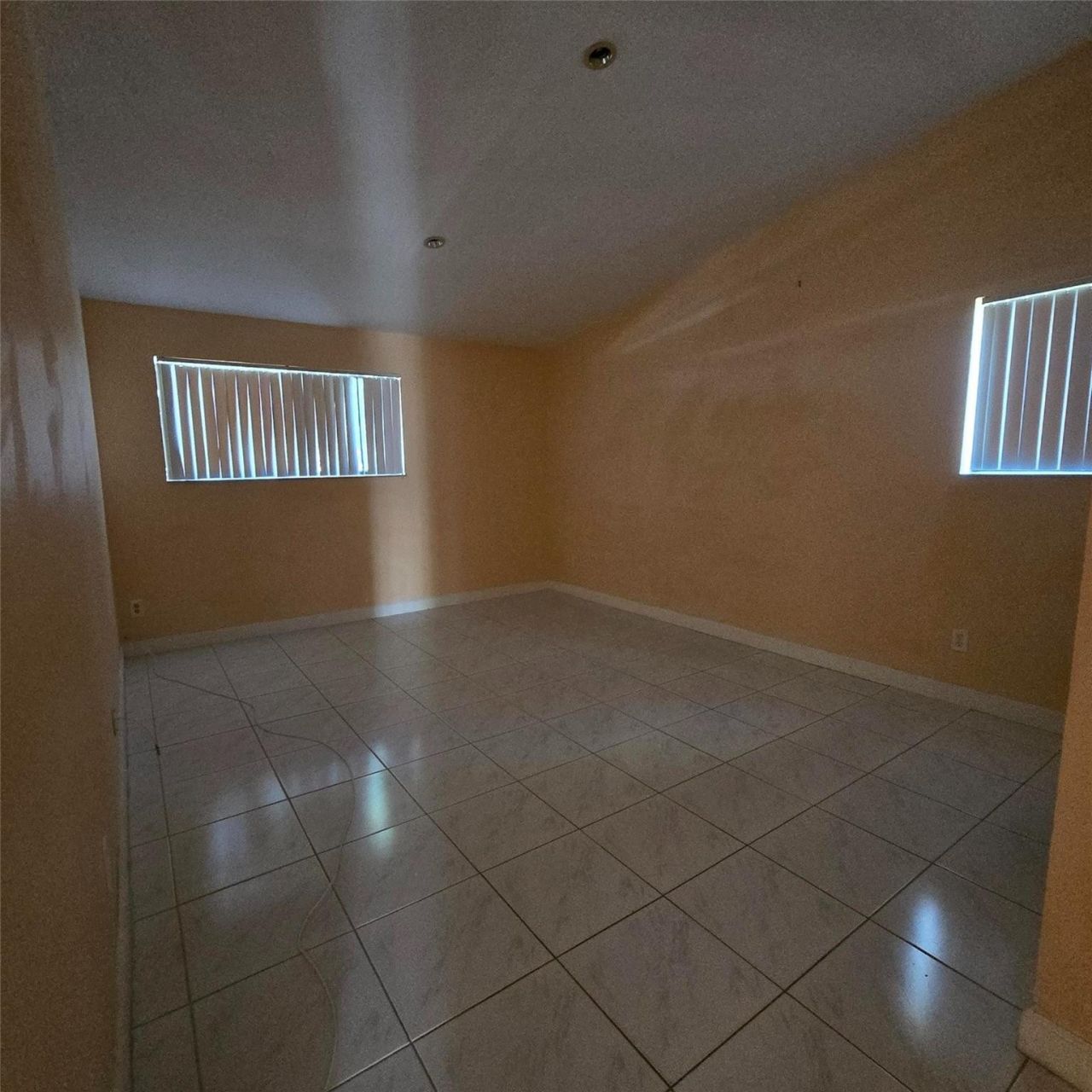 626 NE 195th Street, Unit 626, Miami, FL 33179 Photo