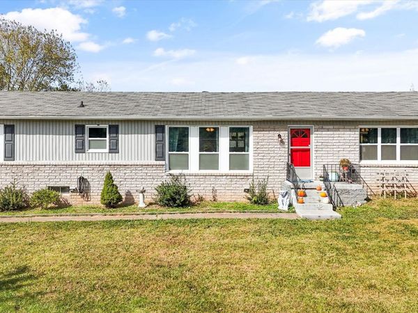 2401 Capri Drive, Knoxville, TN 37912