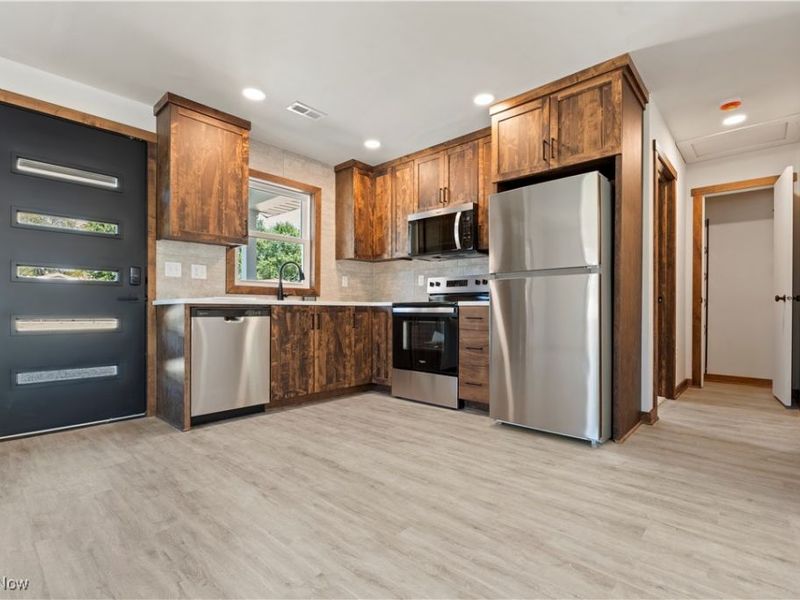 8440 Mapleford Street SW, Navarre, OH 44662 Photo 6