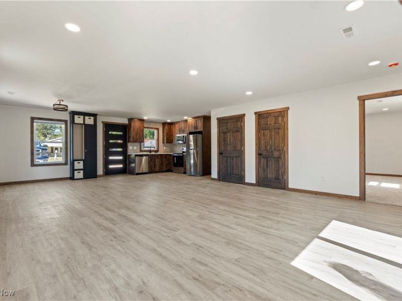 8440 Mapleford Street SW, Navarre, OH 44662 Photo 9