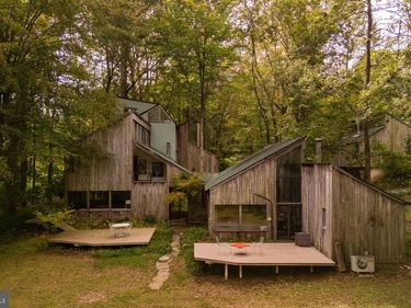 36 RABBIT RUN ROAD, MALVERN, PA 19355