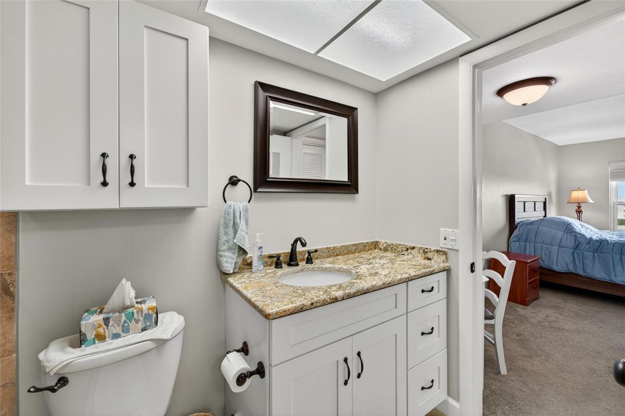 4900 Brittany Drive S, Unit 905, Saint Petersburg, FL 33715 Photo