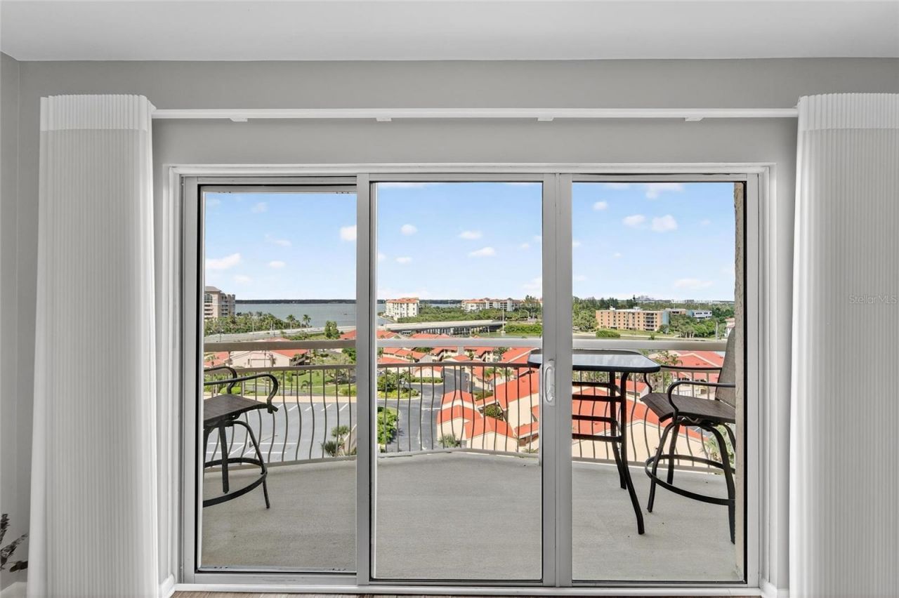 4900 Brittany Drive S, Unit 905, Saint Petersburg, FL 33715 Photo