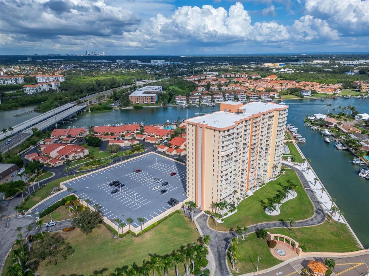 4900 Brittany Drive S, Unit 905, Saint Petersburg, FL 33715 Photo