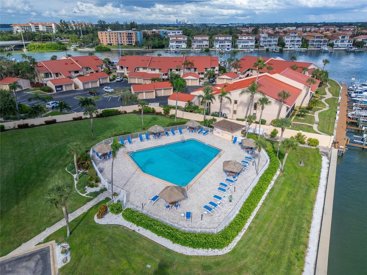 4900 Brittany Drive S, Unit 905, Saint Petersburg, FL 33715 Photo