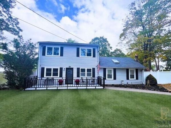 37 Lake Grove Boulevard, Brookhaven, NY 11720