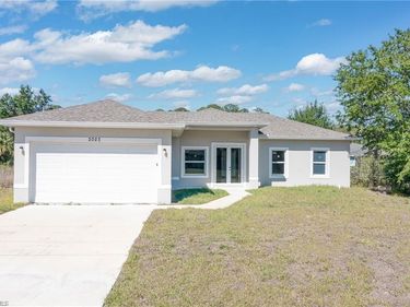 2023 Robert AVE , ALVA, FL 33920