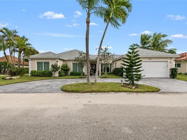 4906 N Travelers Palm Ln, Tamarac, FL 33319