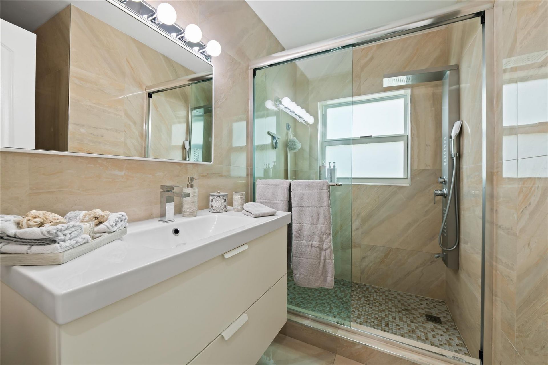 4906 N Travelers Palm Lane, Tamarac, FL 33319 Photo