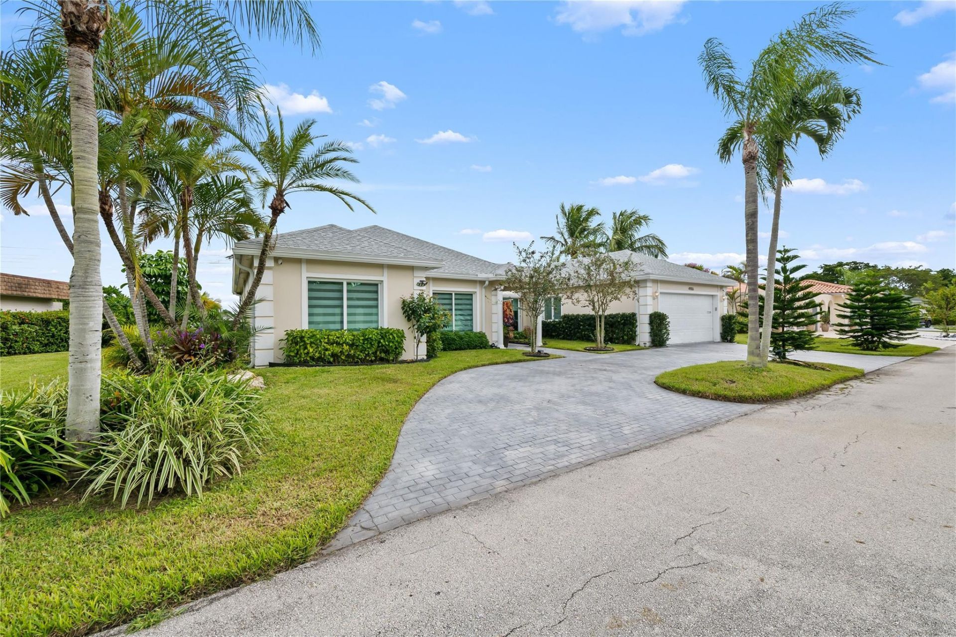 4906 N Travelers Palm Lane, Tamarac, FL 33319 Photo